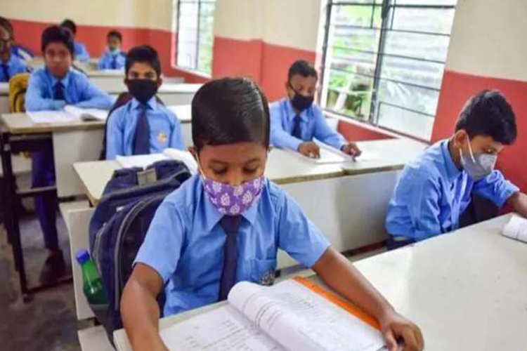 उत्तर प्रदेश में आज से खुले कक्षा 9वीं से 12वीं तक के स्कूल, 23 अगस्त से शुरू होंगी 6वीं से 8वीं तक की क्लास