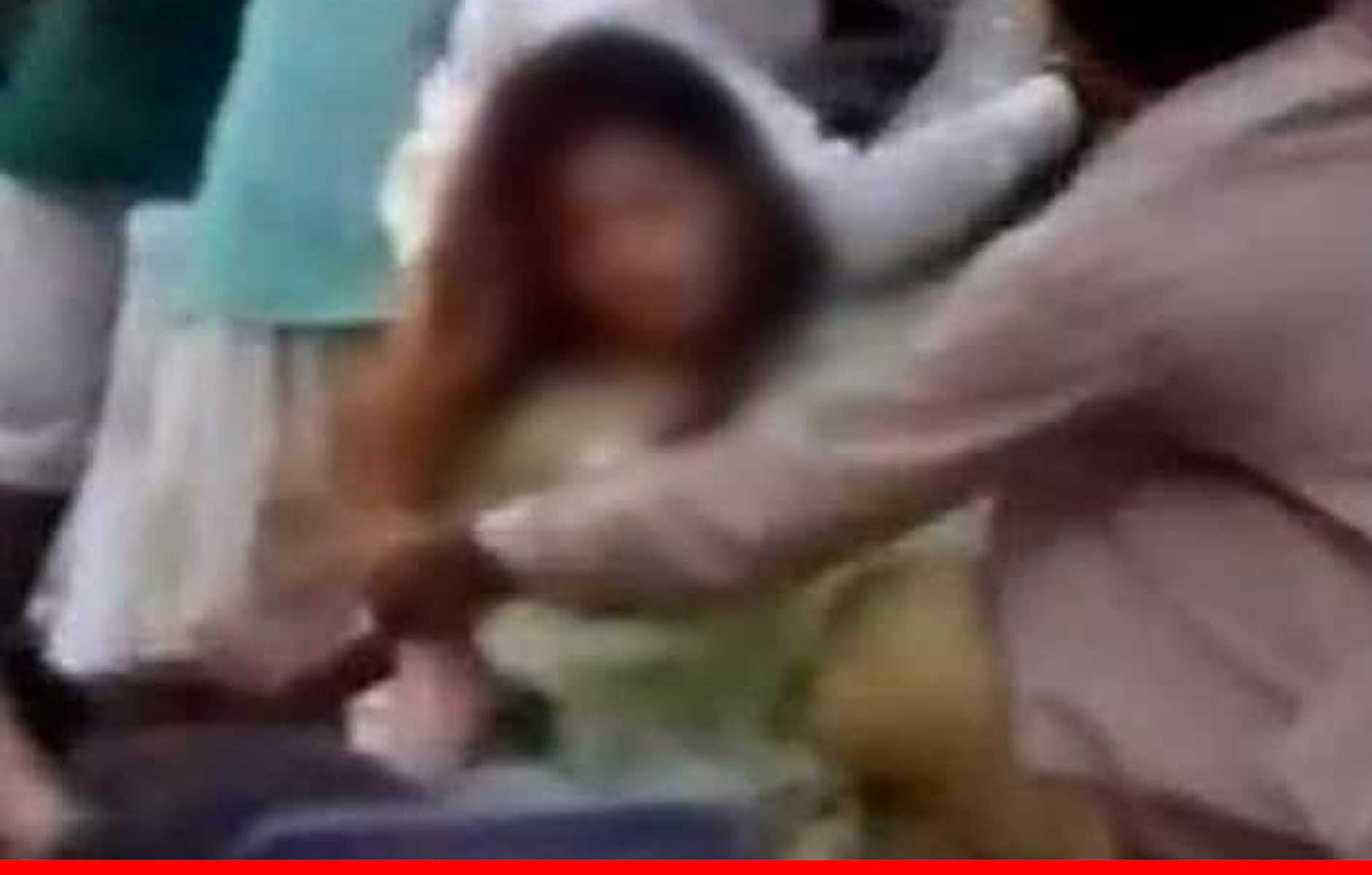 पाकिस्तान की हुई फजीहत: यूट्यूबर लड़की से छेड़छाड़ करने के आरोप में 400 पर केस दर्ज