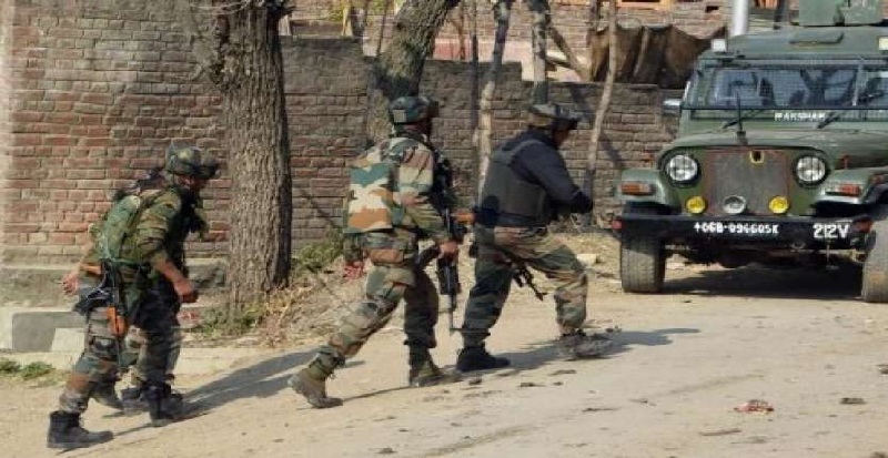 जम्मू कश्मीर के राजौरी में मुठभेड़ जारी, सेना के एक जेसीओ शहीद