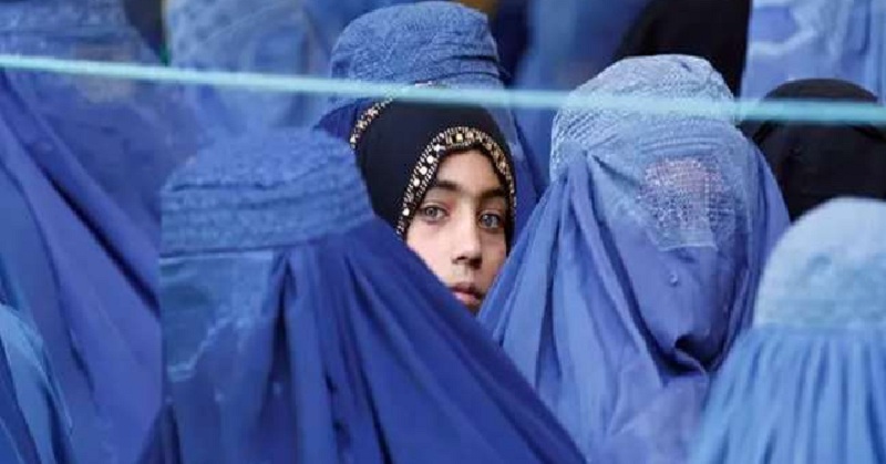 शुरू हो गया तालिबानियों का महिलाओं पर आतंक, बिना बुर्के के दिखी महिला तो गोली से उड़ाया