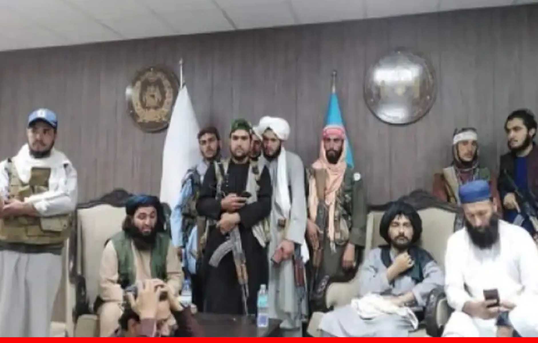 राशिद खान का साथी खिलाड़ी तालिबान को लेकर अफगानिस्तान क्रिकेट बोर्ड के दफ्तर में घुसा