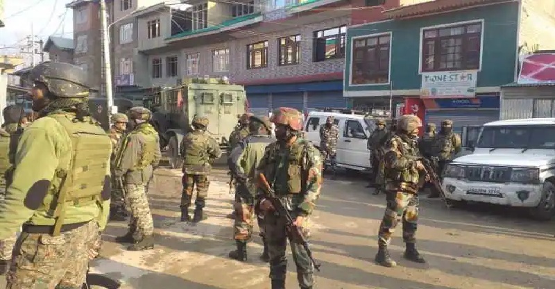 जम्मू कश्मीर: पम्पोर में मुठभेड़ में एक आतंकी ढेर, सुरक्षाबलों ने पूरे इलाके को घेरा, ऑपरेशन जारी
