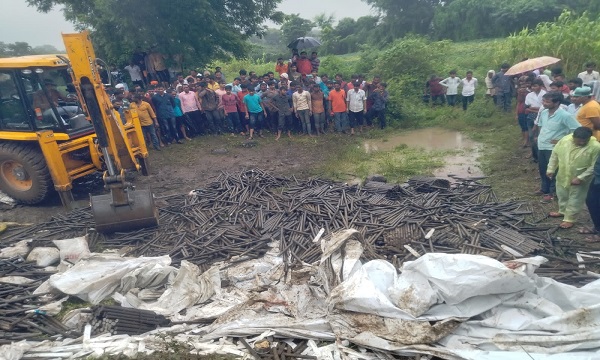 महाराष्ट्र के बुलढाणा में बड़ा सड़क हादसा, ट्रक पलटने से 13 मजदूरों की मौत