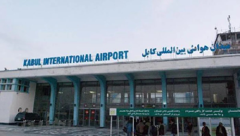 काबुल एयरपोर्ट पर 150 भारतीय सुरक्षित, तालिबानियों ने पासपोर्ट चेक करने के बाद छोड़ा