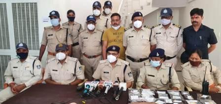जबलपुर के विजय नगर क्षेत्र में चोरियां करने वाला शातिर नकबजन गिरफ्तार, लाखों रुपए के जेवर बरामद