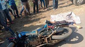 जबलपुर में हाईवा से टकराई बाईक के परखच्चे उड़े, एनसीसी कैडेट की मौत