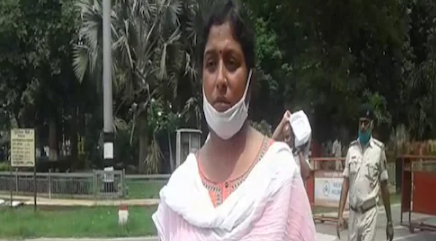 बिहार: जनता दरबार पहुंची महिला ने सीएम नीतीश से कहा- जेडीयू एमएलए ने ही कराई है मेरे पति की हत्या
