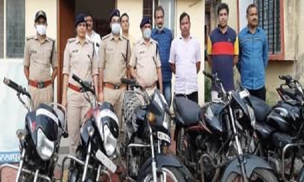 जबलपुर में शातिर चोरों ने घर में बनाया लिया चोरी के वाहनों का शो-रुम..!