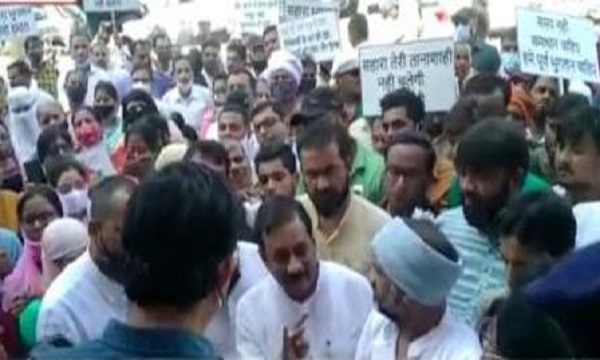 जबलपुर में सहारा इंडिया के खिलाफ अब सड़कों पर उतरे लोग