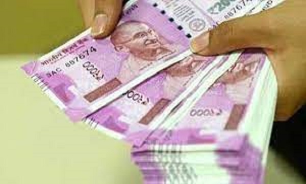 अब बिहार में दिहाड़ी मजदूरों के बैंक खाते में 9.99 करोड़ रुपये, किसने डाले, हो रही जांच