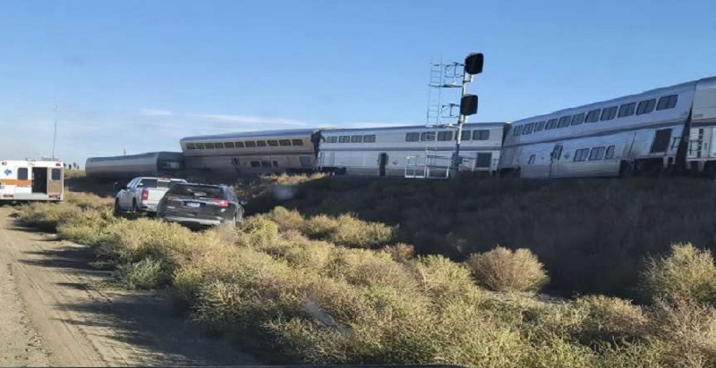 अमेरिका के मोंटाना में पटरी से उतरी ट्रेन, तीन की मौत तथा कई लोग घायल 
