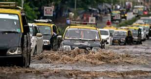 मुंबई में भारी बारिश, मराठवाड़ा में 10 की मौत, 205 पशु बहे, 28 घर क्षतिग्रस्त, अमरावती, नागपुर और वर्धा में अलर्ट 