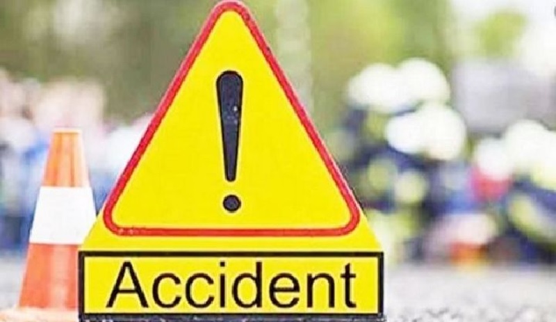 बिहार के कटिहार में NH 31 पर ट्रक से टकराई अनियंत्रित कार, तीन लोगों की मौत