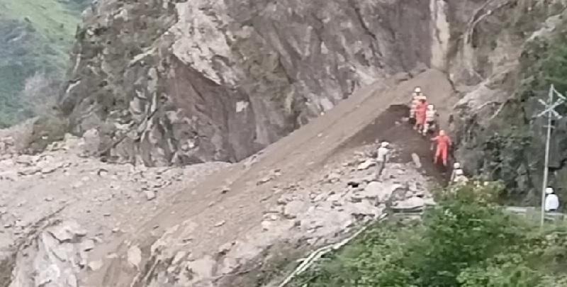 हिमाचल प्रदेश में फिर हुई लैंडस्लाइड: देश व प्रदेश से टूटा किन्नौर का संपर्क 