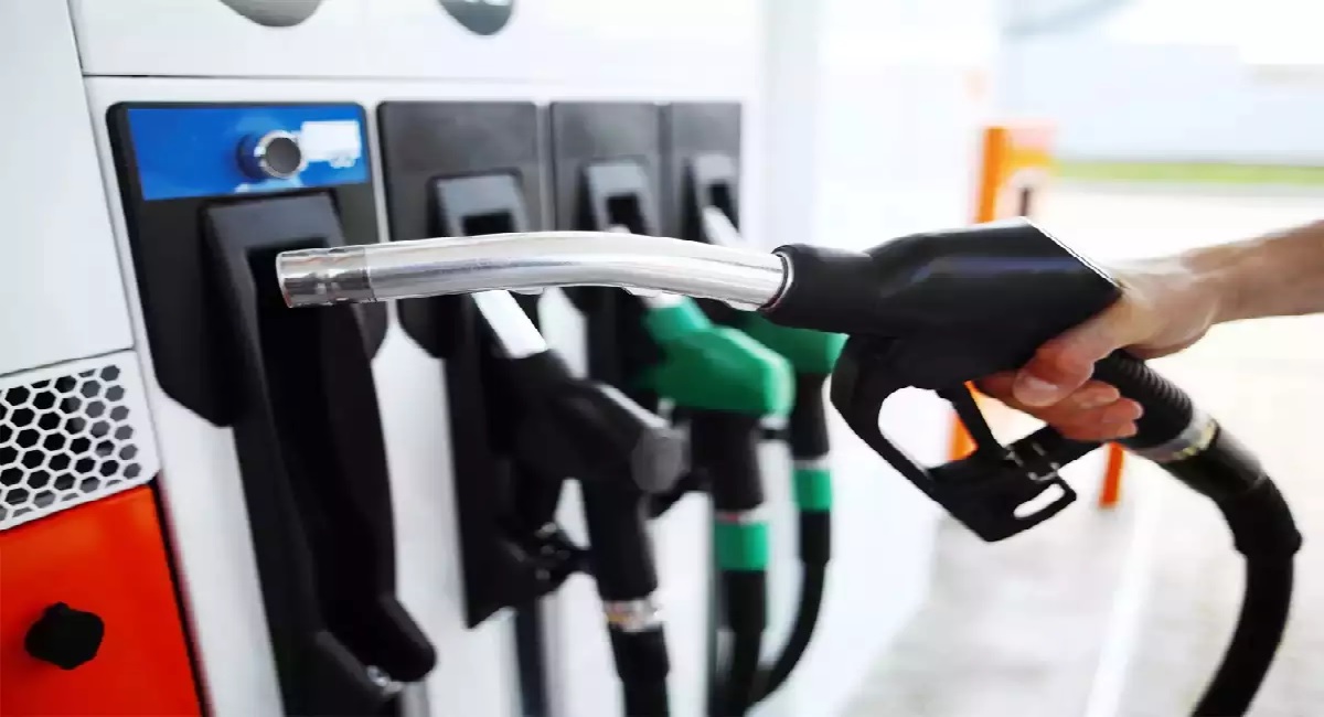 लगातार छटवें दिन पेट्रोल और डीजल की कीमतों में हुई बढ़ोत्तरी