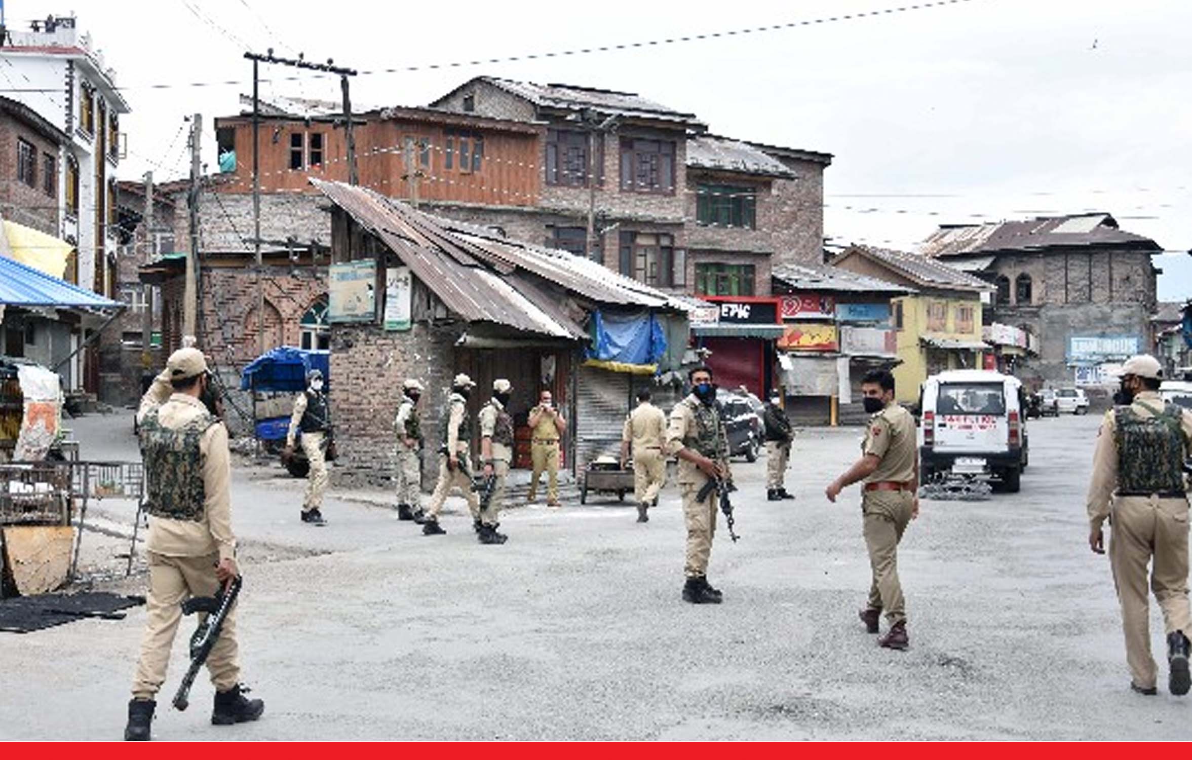 जम्मू कश्मीर में आतंकवादियों के खिलाफ कड़ा एक्शन, हिरासत में लिए गए 570 संदिग्ध