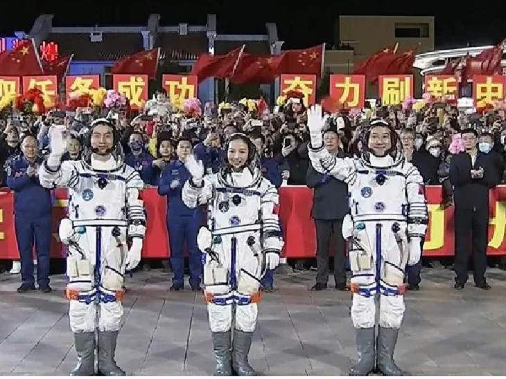 चीन का सबसे लंबा स्पेस मिशन शुरू, चीन के 3 अंतरिक्ष यात्री, बिताएंगे 183 दिन