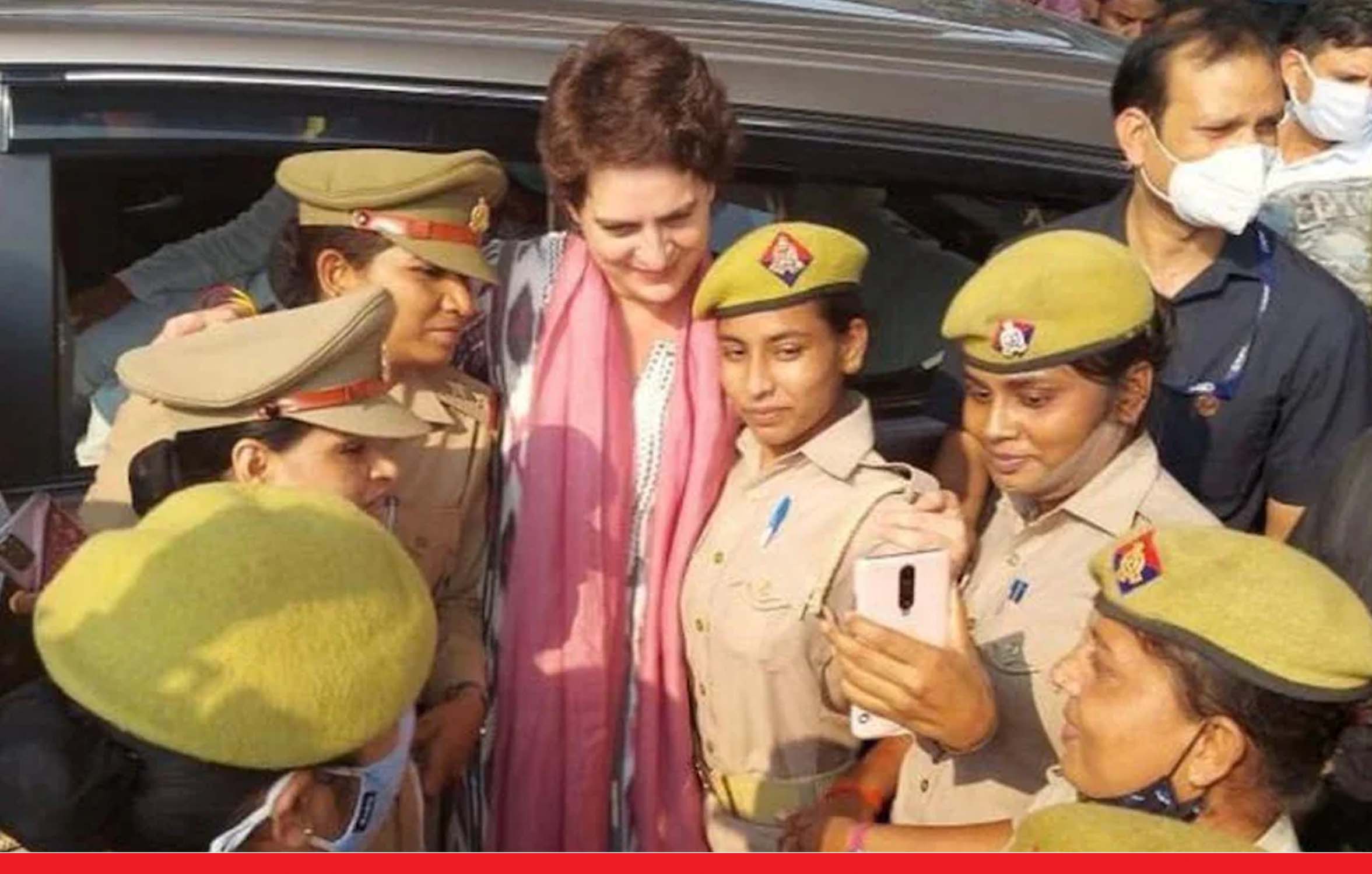 प्रियंका गांधी के साथ सेल्फी: महिला पुलिसकर्मियों के खिलाफ कमिश्नर ने बिठाई जांच