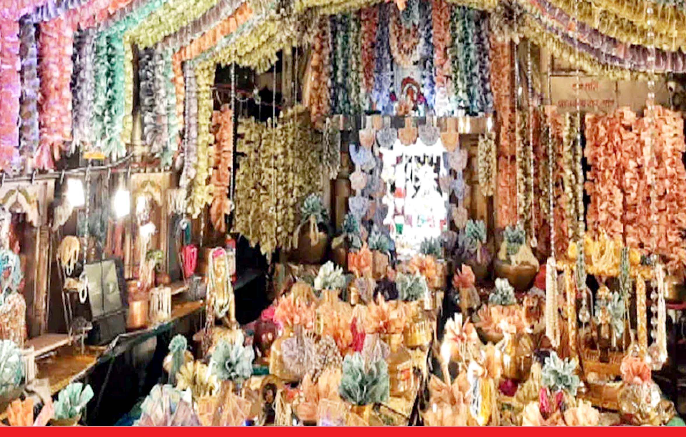मध्य प्रदेश: देश का ऐसा लक्ष्मी मंदिर जो दीपावली पर सजता है नोटों से