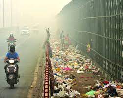 प्रतिबंध के बाद भी दिल्ली ने खूब फोड़े पटाखे, गंभीर श्रेणी में पहुंचा वायु प्रदूषण