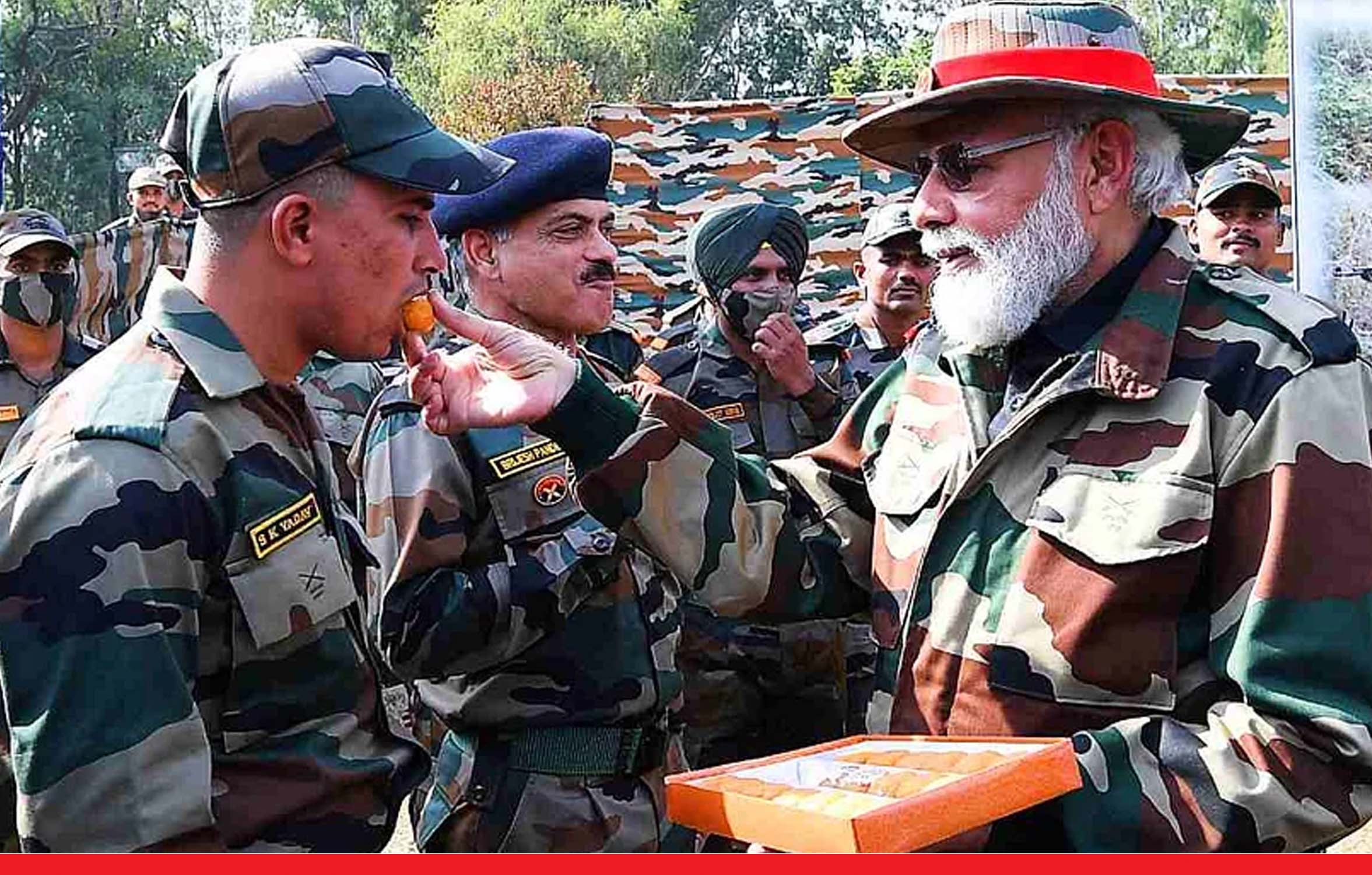 प्रधानमंत्री नरेन्द्र मोदी के सेना की वर्दी पहनने पर दिग्विजय सिंह को एतराज, हिटलर से की तुलना