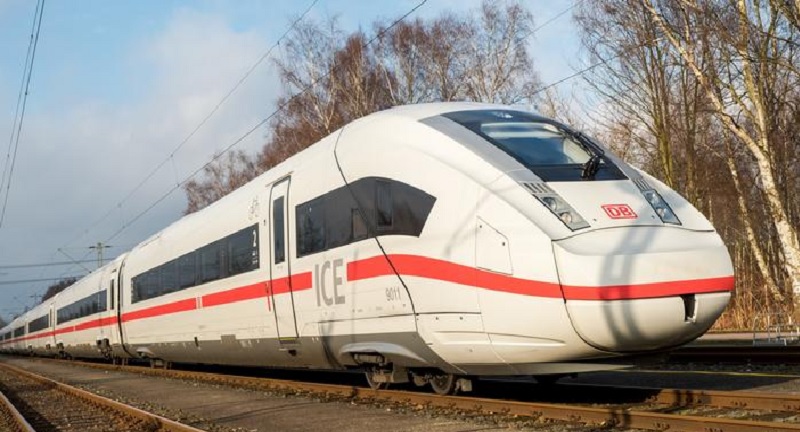 जर्मनी में चलती ट्रेन के भीतर यात्रियों पर चाकू से हमला, कई लोग घायल, हमलावर गिरफ्तार 