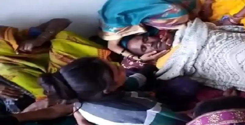 जबलपुर में कोरोना वैक्सीन की दूसरी डोज लगवाने के बाद मजदूर की मौत, परिजनों ने किया हंगामा