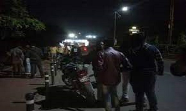 जबलपुर में खड़े ट्रक से टकराई मोटर साइकल के परखच्चे उड़े, एक की मौत