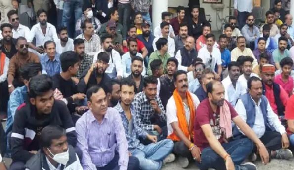 जबलपुर में फरार आरोपी राम असरानी विदेश शिफ्ट होने की तैयारी में: गिरफ्तारी न होने पर भाजपा नेताओं ने एसपी आफिस में दिया धरना