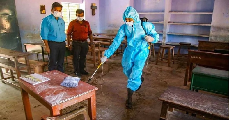 कर्नाटक के धारवाड़ में 66 मेडिकल छात्र कोरोना संक्रमित, सभी को लगी थी दोनों डोज