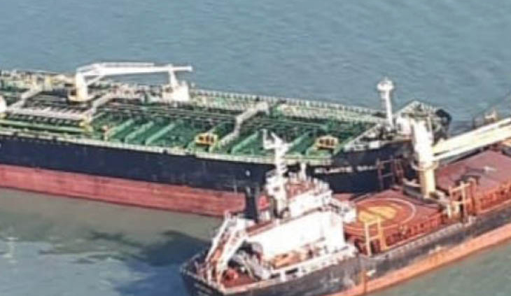 कच्छ में फिलीपींस और भारतीय जहाज बीच समुद्र में टकराए, तेल रिसने लगा; 43 लोगों को बचाया गया