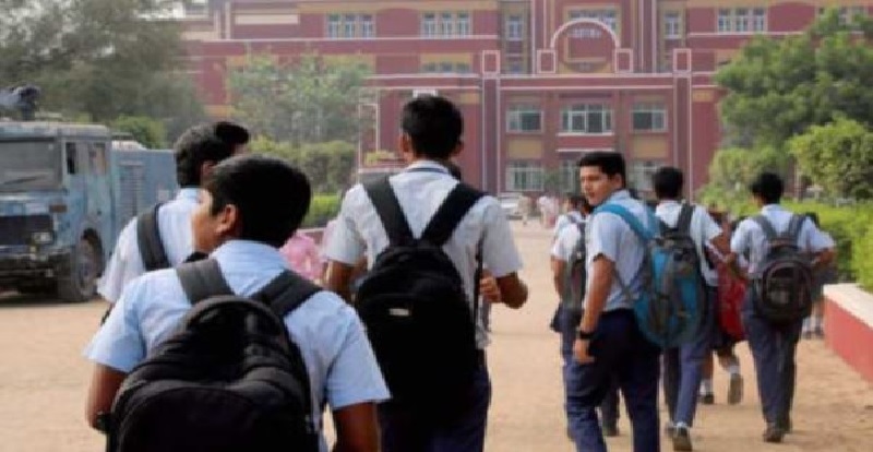 दिल्ली में आज से खुलेंगे स्कूल-कॉलेज, सरकारी कर्मचारियों के लिए वर्क फ्रॉम होम की सुविधा भी खत्‍म