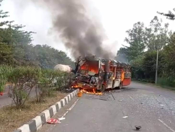 रायबरेली में सवारियों से भरी बस में लगी आग, 30 घायल, ओवरलोड रोडवेज पीछे से ट्रक में जा घुसी