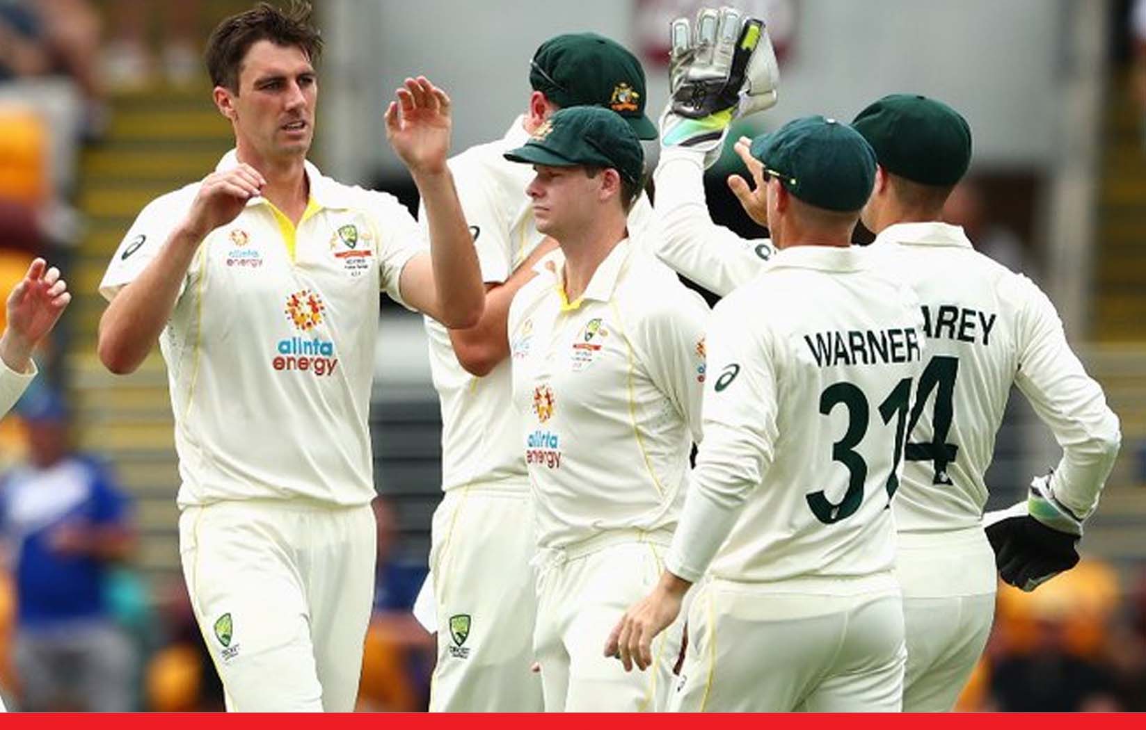 एशेज सीरीज में आस्ट्रेलिया ने की तूफानी शुरुआत, इंग्लैंड को 147 रन पर समेटा
