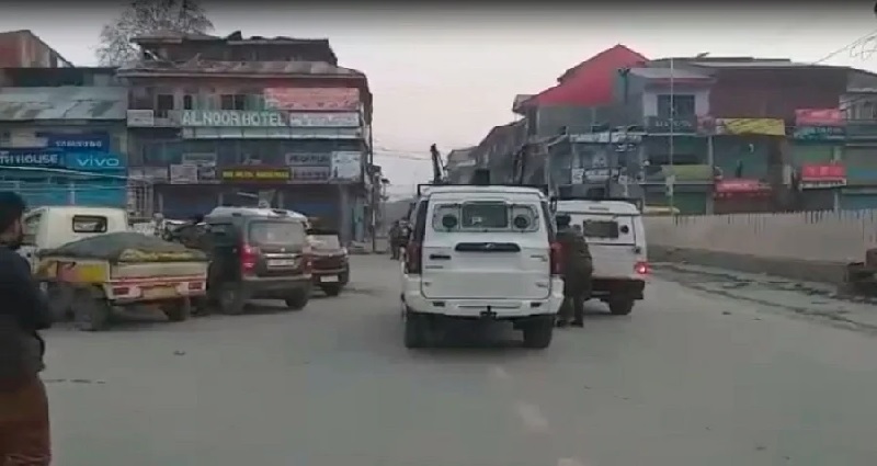 जम्मू-कश्मीर के बांदीपोरा में आतंकियों ने पुलिस पार्टी पर बोला हमला, दो पुलिसकर्मी शहीद