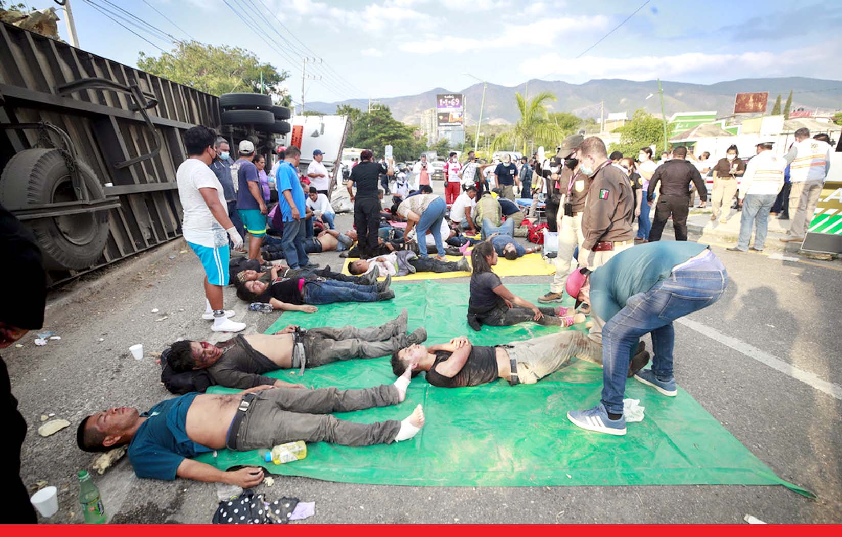 मैक्सिको: दो ट्रकों के बीच भिड़ंत से मची चीख-पुकार, 49 लोगों की मौत