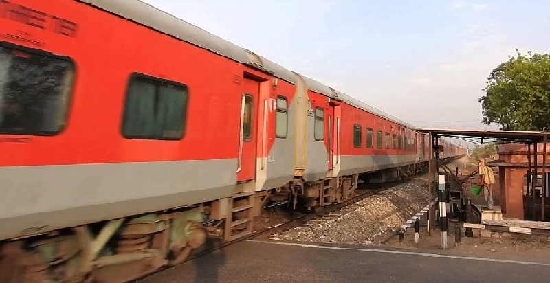 राजस्थान में टला बड़ा रेल हादसा, पटरियों पर दौड़ती बीकानेर-बिलासपुर ट्रेन के ब्रेक सिस्टम में लगी आग