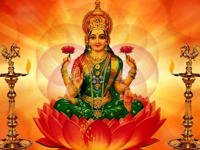 आज का दिनः शुक्रवार 17 दिसंबर 2021, शुक्र की शुभता के लिए देवी लक्ष्मी की आराधना करें!