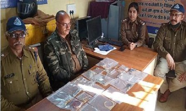 एमपी के जबलपुर में नानी-मामा के कहने पर युवक ने चोरी की, नाबालिग सहित तीन गिरफ्तार, एक फरार, लाखों रुपए के जेवर बरामद