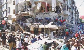पाकिस्तान: कराची में बैंक के नीचे नाले में विस्फोट, मरने वालों की संख्या 12 हुई, मलबे में कई लोग दबे