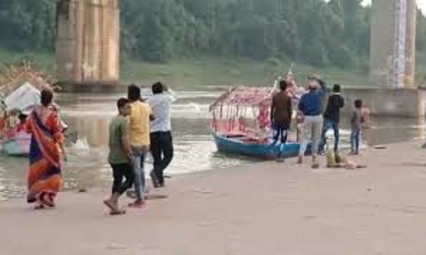 जबलपुर के तिलवारा पुल से शिक्षिका ने लगाई मौत की छलांग, मची चीख पुकार..!