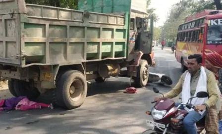 जबलपुर में स्कूटी सवार दम्पत्ति को डम्पर ने टक्कर मारी, पत्नी की मौत, पति गंभीर