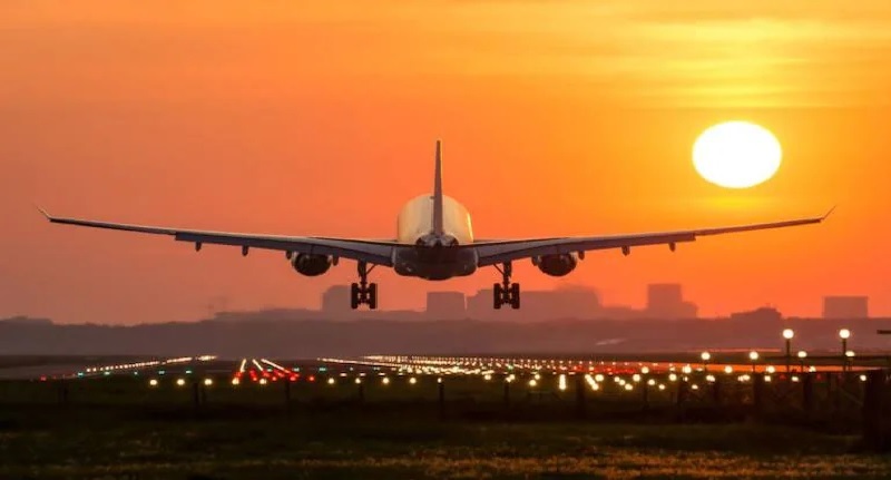 पटना एयरपोर्ट पर पायलट की सूझबूझ से बची 170 यात्रियों की जान, टेक ऑफ से ठीक पहले पकड़ी तकनीकी खराबी