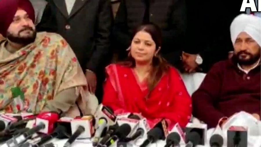 पंजााब: अभिनेता सोनू सूद की बहन मालविका सूद चुनाव से ठीक पहले कांग्रेस में हुईं शामिल