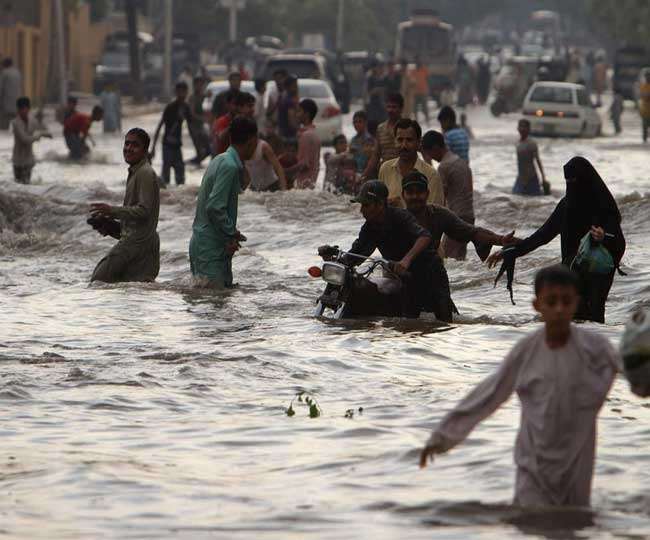 पाकिस्तान में भारी बारिश से मरने वालों की संख्या हुई 18, राहत व बचाव अभियान जारी