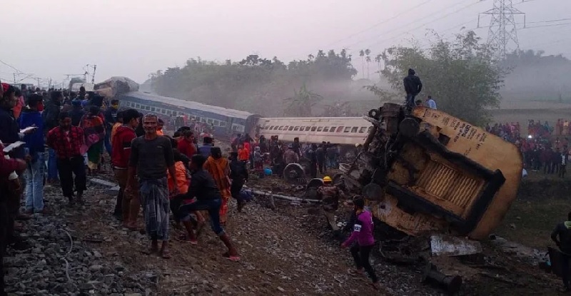 पश्चिम बंगाल के मैनागुड़ी पटरी से उतरी पटना-गुवाहटी-बीकानेर एक्सप्रेस, बड़ी संख्या में घायल हुए हैं लोग