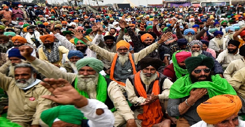 दिल्ली-हरियाणा बॉर्डर पर चुनाव लड़ने के मुद्दे को लेकर किसान संगठनों की बैठक में हंगामा