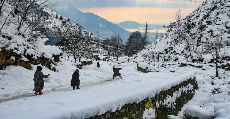 जम्मू-कश्मीर और लद्दाख में भीषण ठंड, अधिकतर जगहों पर पारा रहा शून्य से नीचे