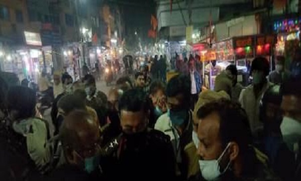जबलपुर में कोतवाली टीआई अनिल गुप्ता की बर्बरता से भड़का आक्रोश, इतना पीठा युवक को सुनाई देना बंद हो गया