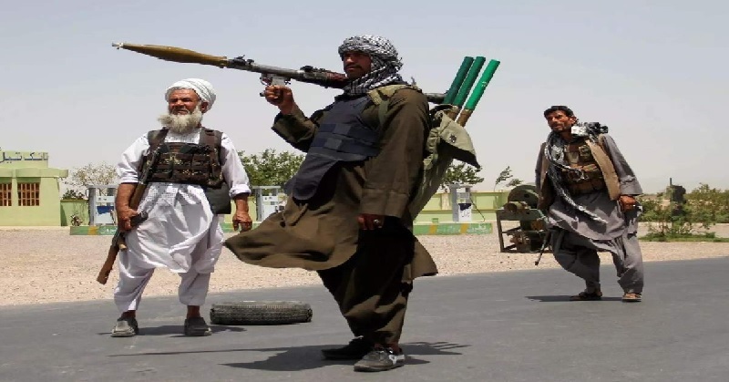 अफगानिस्तान में जातीय समूहों के बीच शुरू हुई लड़ाई, तालिबान ने लोकतंत्र को ठहराया जिम्मेदार